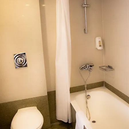 Hotel Du 2*