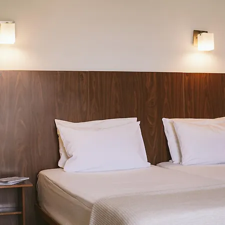 Du Hotel 2*