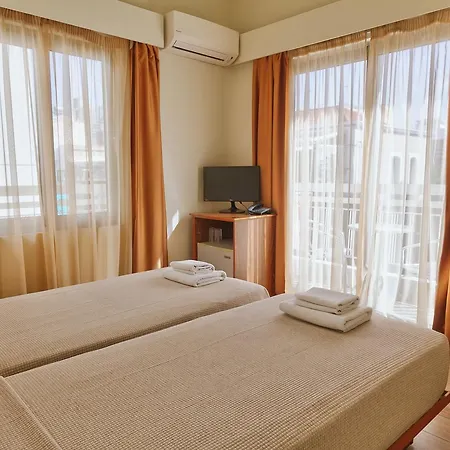 Du Hotel 2*